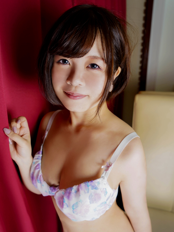 踊れ！チンチコリン・京橋店 えりか 18歳 T：152cm　B：86(G)　W：56　H：83